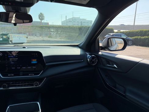 Used 2025 Chevrolet Equinox LT image 34