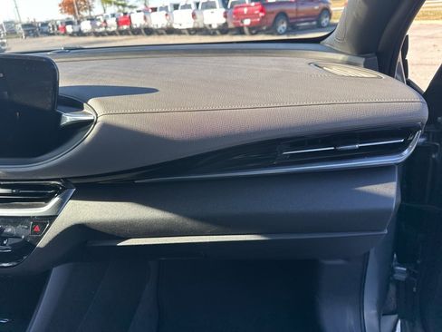 Used 2024 Buick Envista Avenir image 54