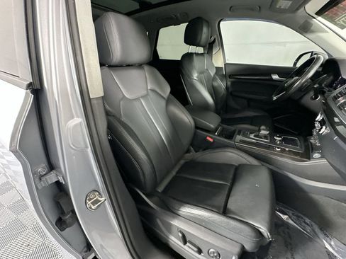 Used 2019 Audi Q5 Prestige w/ Premium Plus Package AWD/4WD image 27