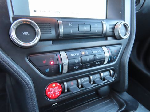 Used 2016 Ford Mustang Shelby GT350 w/ Technology Package image 25