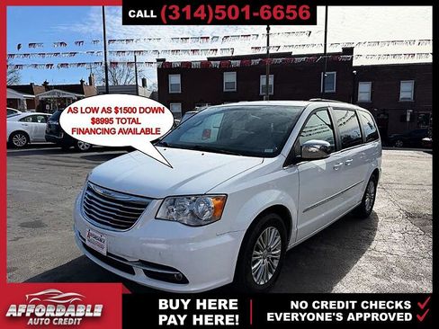 Used 2015 Chrysler Town & Country Touring-L image 1
