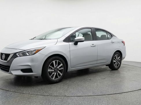 Used 2025 Nissan Versa SV FWD image 3