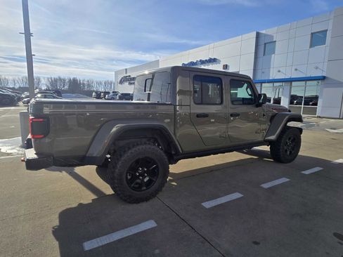 Used 2020 Jeep Gladiator Mojave image 3