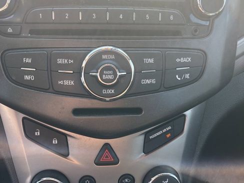 Used 2015 Chevrolet Sonic LT image 27