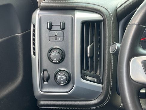 Used 2018 GMC Sierra 1500 SLT AWD/4WD image 28