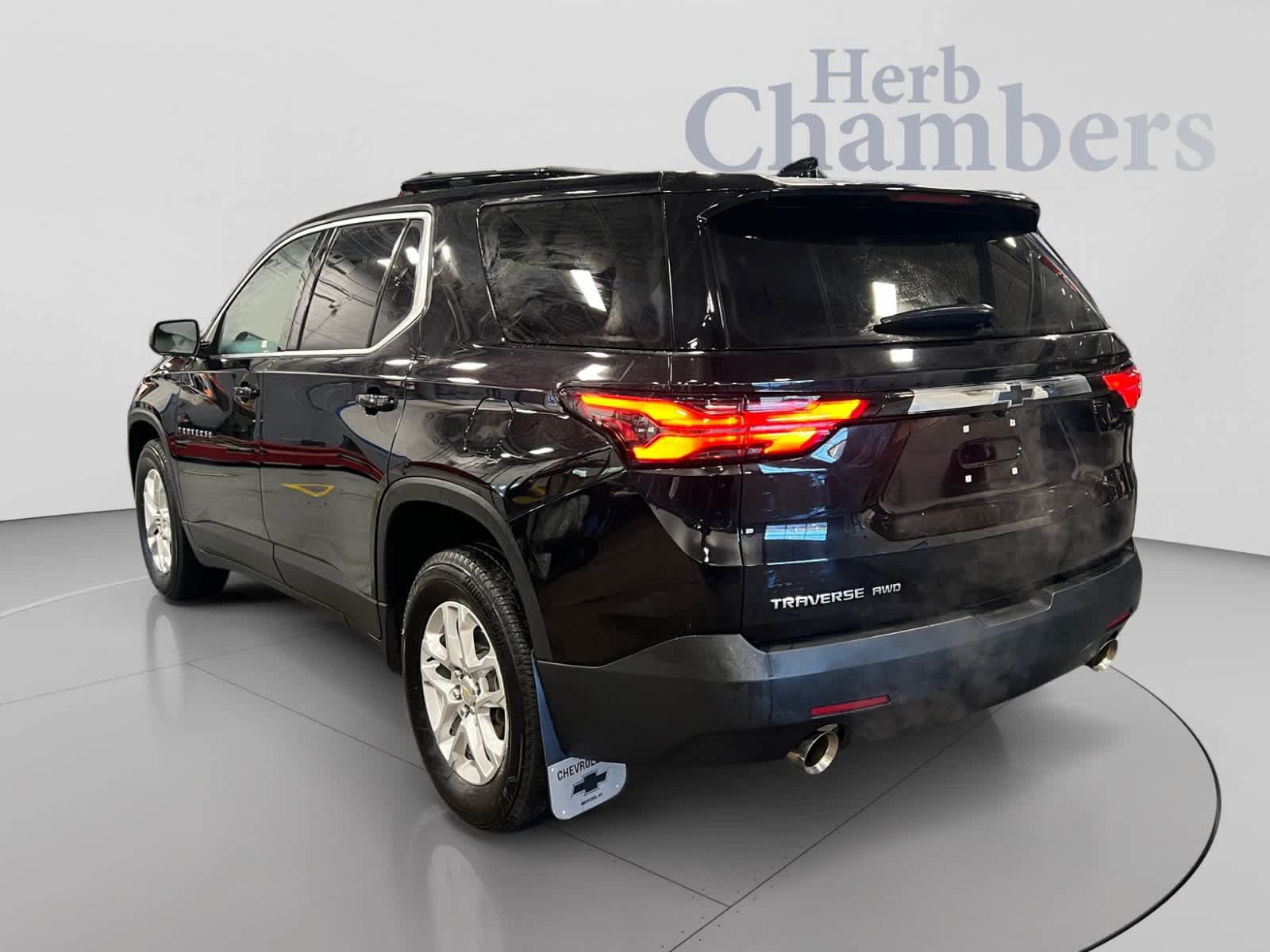 Used 2023 Chevrolet Traverse LS AWD/4WD image 3