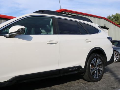 Used 2020 Subaru Outback Limited image 8