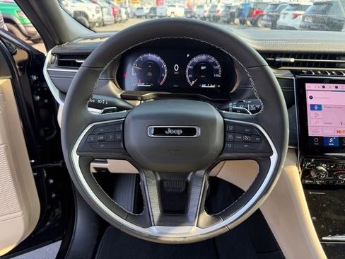 New 2025 Jeep Grand Cherokee L Limited w/ Black Appearance Package image 19