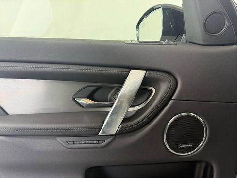 New 2025 Land Rover Discovery Sport Dynamic SE image 27