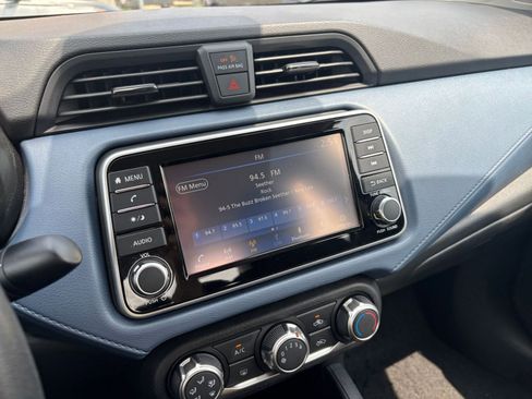 Used 2025 Nissan Versa SV FWD image 20