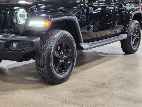 Used 2020 Jeep Wrangler Unlimited Sahara image 17