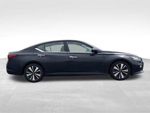 Used 2019 Nissan Altima 2.5 SV FWD image 4