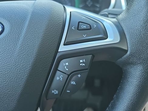Used 2018 Ford Edge Titanium w/ Equipment Group 302A AWD/4WD image 25