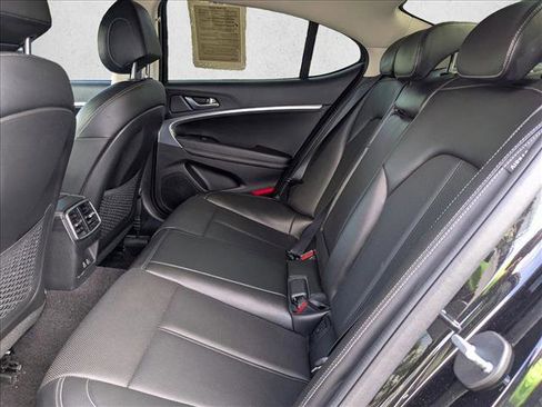 Used 2025 Genesis G70 2.5T image 19