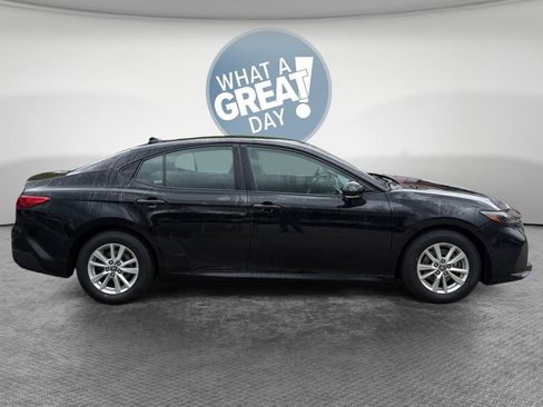 Used 2025 Toyota Camry LE FWD image 2