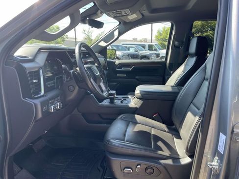 Used 2023 GMC Sierra 1500 Denali w/ Technology Package AWD/4WD image 4