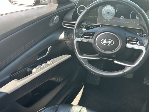 Used 2024 Hyundai Elantra Limited FWD image 15