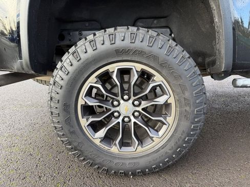 Used 2020 Chevrolet Colorado ZR2 image 9