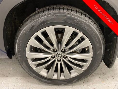 Certified 2022 Toyota Highlander Platinum image 11