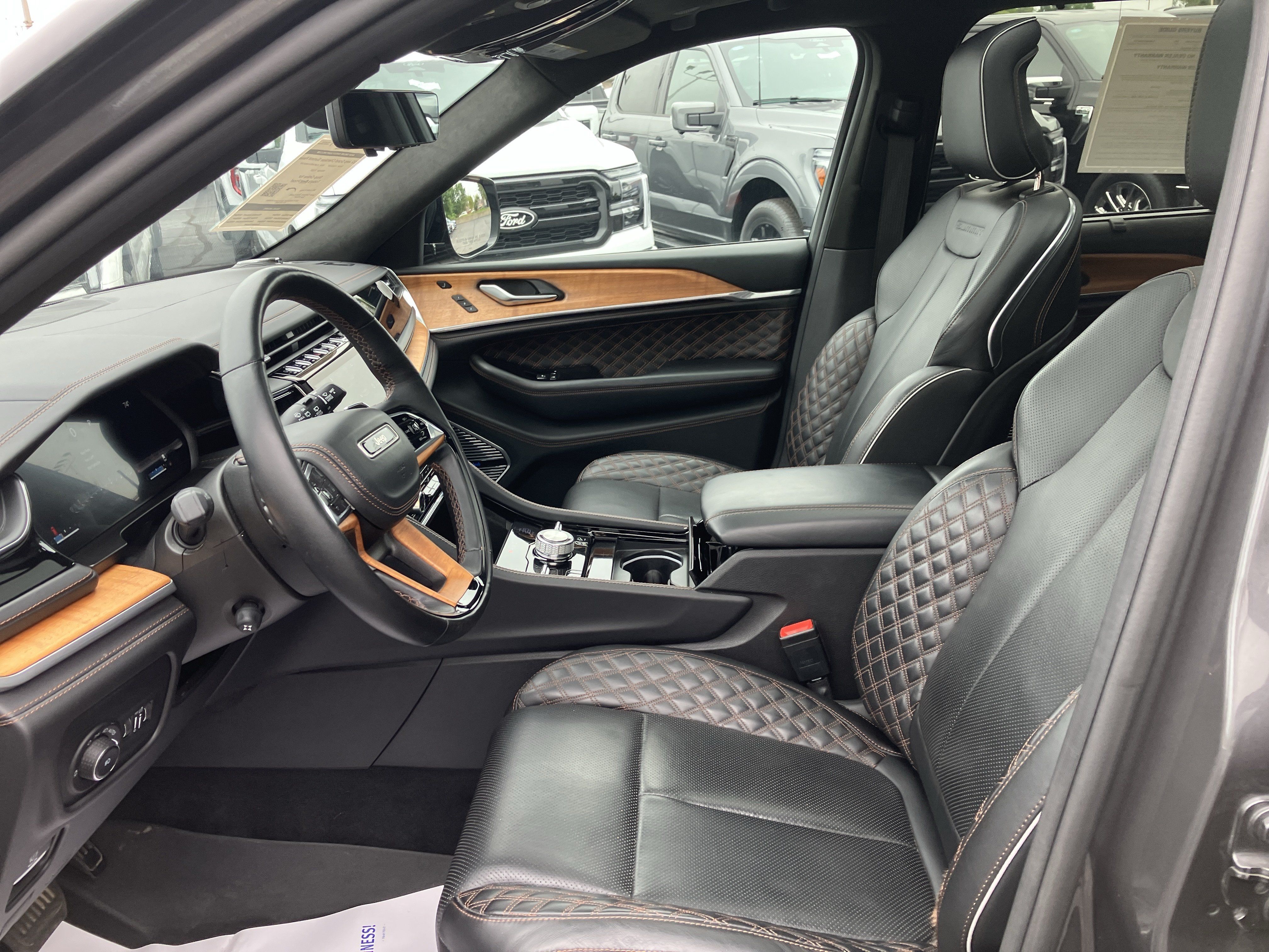 Used 2022 Jeep Grand Cherokee Summit AWD/4WD image 22
