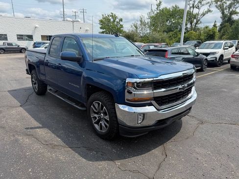 Used 2019 Chevrolet Silverado 1500 LT w/ All Star Edition AWD/4WD image 4