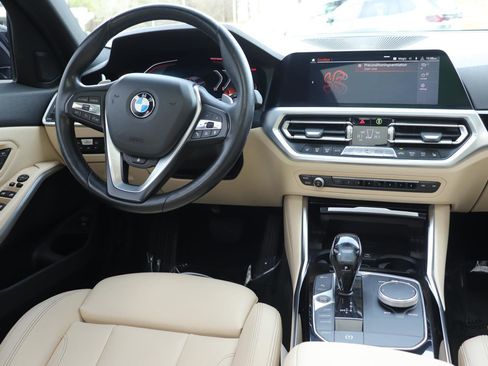 Used 2019 BMW 330i Sedan w/ Premium Package image 24