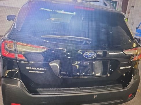 Used 2023 Subaru Outback Premium AWD/4WD image 7