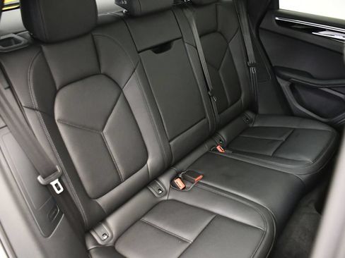 Certified 2025 Porsche Macan AWD/4WD image 56