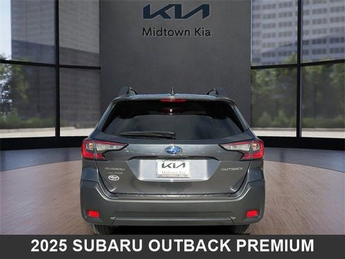 Used 2025 Subaru Outback Premium image 4