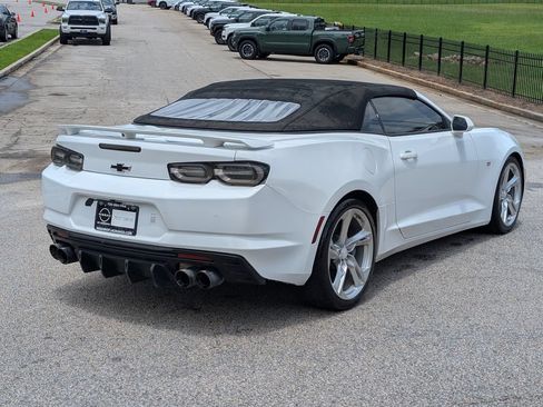 Used 2019 Chevrolet Camaro SS RWD image 5