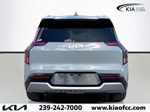 New 2026 Kia EV9 Land image 4