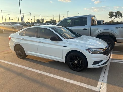 Used 2019 Volkswagen Jetta R-Line FWD image 7