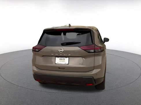 Used 2025 Nissan Rogue SV AWD/4WD image 13