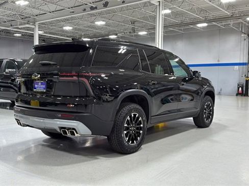 Used 2024 Chevrolet Traverse Z71 image 4