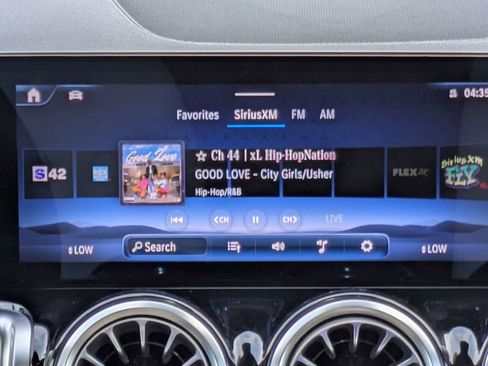 Used 2025 Mercedes-Benz GLB 250 image 19