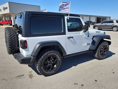 Used 2022 Jeep Wrangler Sport image 8