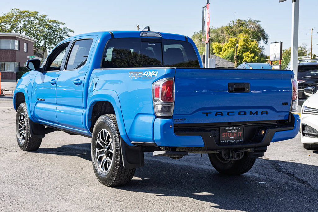 Used 2021 Toyota Tacoma TRD Sport w/ TRD Premium Sport Package AWD/4WD image 16