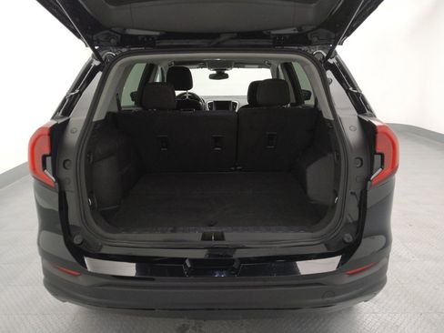 Used 2024 GMC Terrain SLE FWD image 29