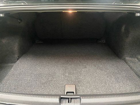 Used 2018 Volkswagen Passat 2.0T SE image 13