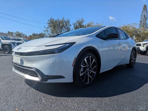 New 2026 Toyota Prius Plug-In Hybrid FWD image 8