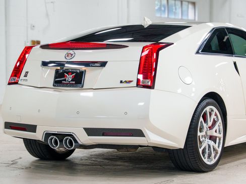 Used 2013 Cadillac CTS V RWD image 15