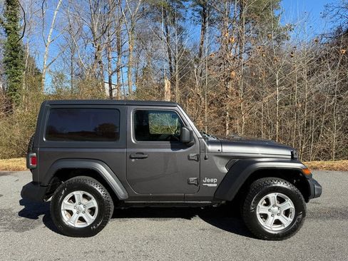 Used 2020 Jeep Wrangler Sport image 5