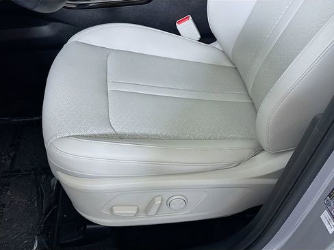 Used 2023 Kia Sorento SX image 19