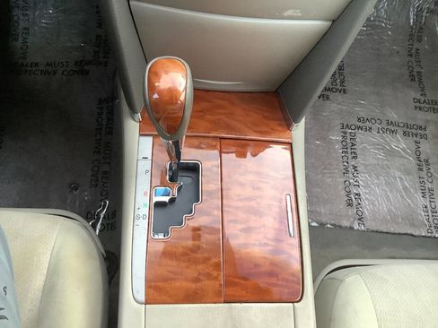 Used 2011 Toyota Camry XLE image 32