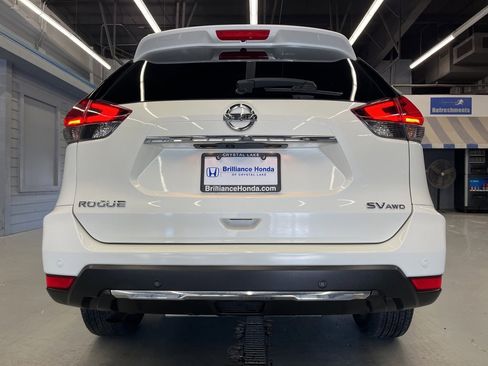 Used 2019 Nissan Rogue SV image 6