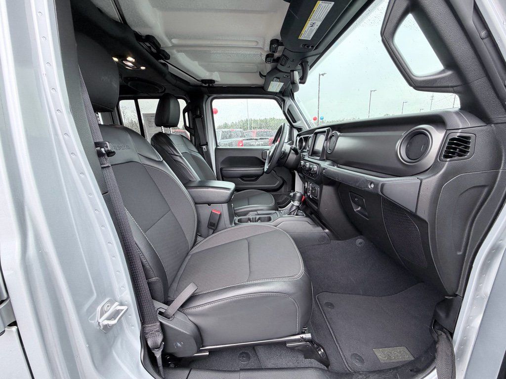 Used 2023 Jeep Gladiator Sport AWD/4WD image 20