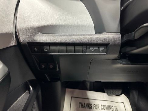 Used 2025 Toyota Sienna XLE image 18