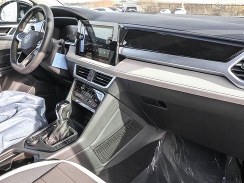 New 2026 Volkswagen Taos SE AWD/4WD image 40
