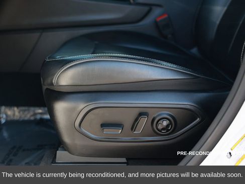 Used 2023 Jeep Grand Cherokee Overland w/ Rear Seat Video Group I image 18