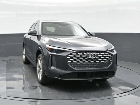 Used 2025 Audi Q5 Premium Plus w/ Premium Plus AWD/4WD image 5